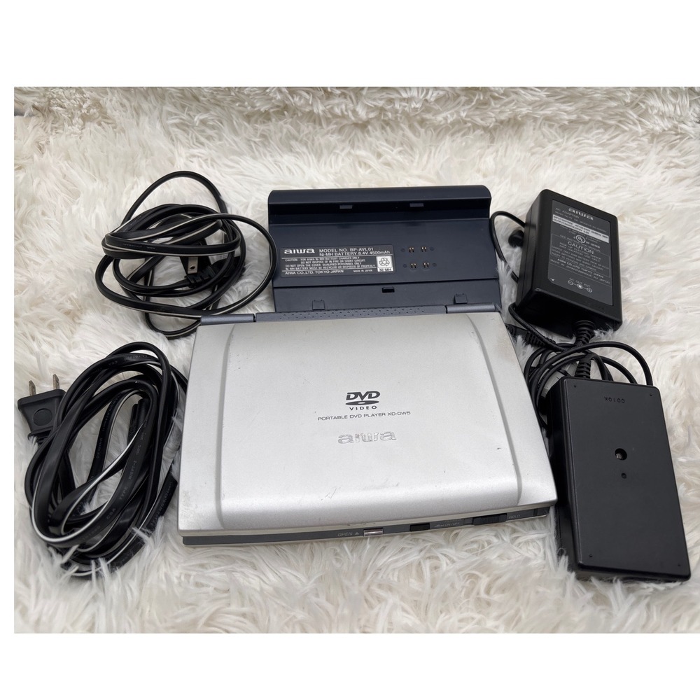 Aiwa XD-DW5‎ Portable DVD Player Silver Grey with Battery Pack and AC Adapter